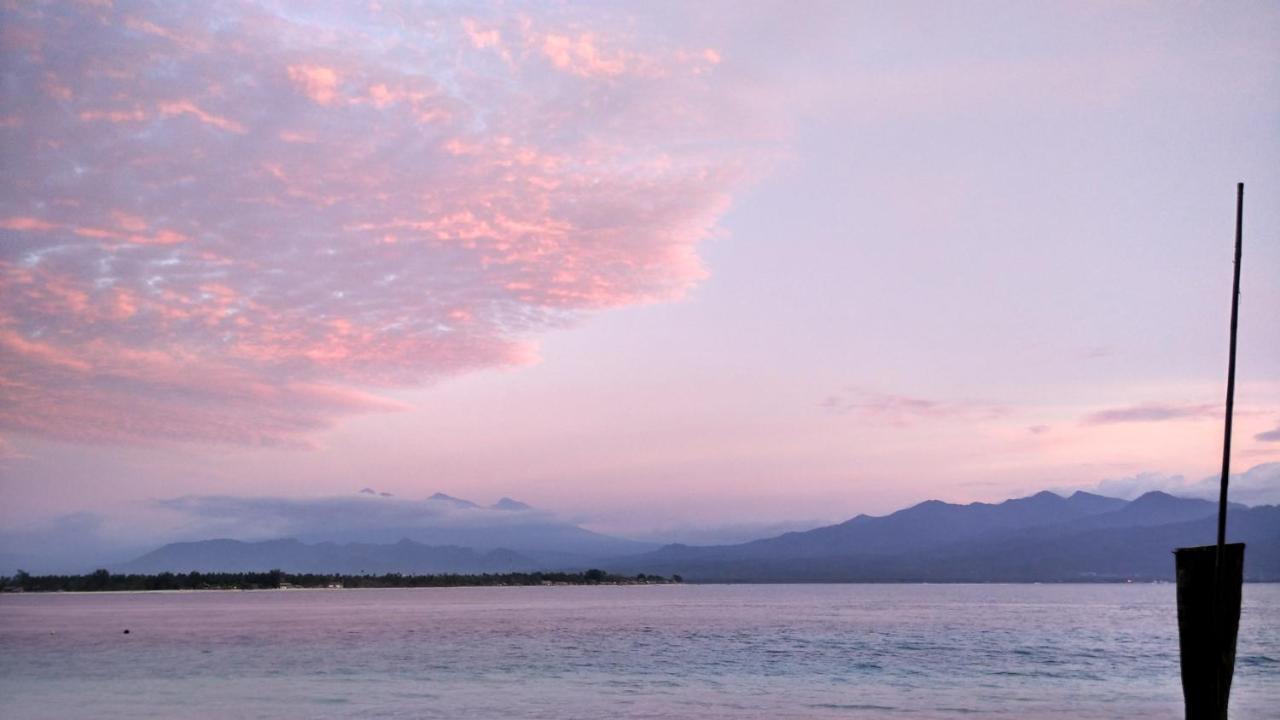 Breathe Villa Meno ギリ島 エクステリア 写真